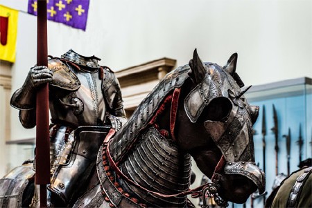 Шаблон для фотомонтажа - Рыцарь в доспехах на коне