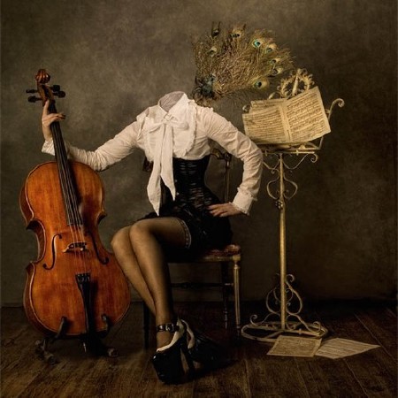 PSD шаблон для девушек - Девушка с контрабасом