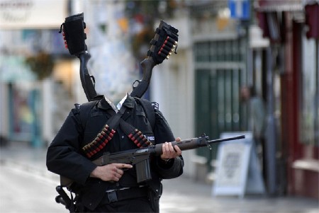 Фото шаблон - Серьезный полисмен